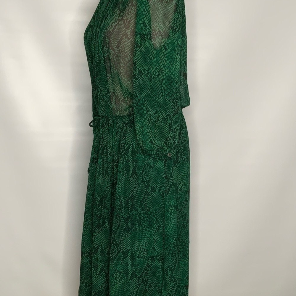 Aritzia BABATON 100% Silk Dress. - Picture 7 of 12